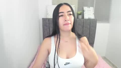 Snapshot of zoe_jones7 chatting on February 25, 4:03 am zoe_jones7 online show from February 25, 4:03 am