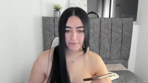 Snapshot of zoe_jones7 chatting on September 15, 4:32 am zoe_jones7 online show from September 15, 4:32 am