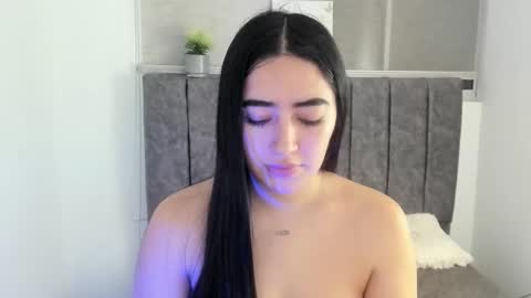 Snapshot of zoe_jones7 chatting on October 11, 5:01 am zoe_jones7 online show from October 11, 5:01 am