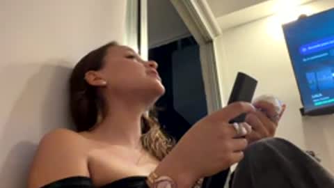 ZOE online show from April 19, 9:42 am