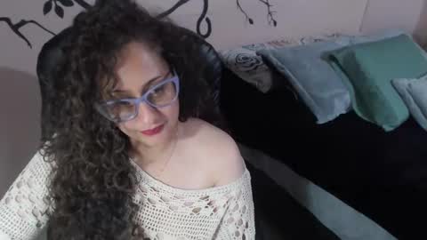 Snapshot of zoe_koller chatting on October 19, 12:45 am Zoe Koller online show from October 19, 12:45 am