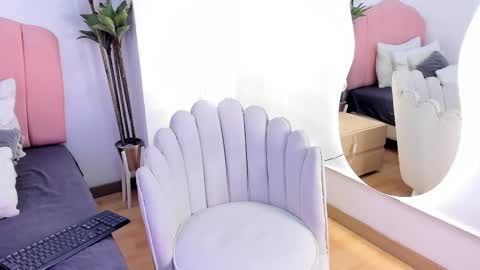 Snapshot of zoe_lee___ chatting on September 11, 11:21 am zoe lee online show from September 11, 11:21 am