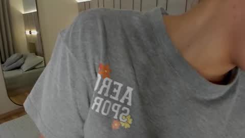 zoe_mhendez online show from February 10, 11:35 am