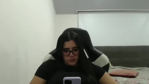 Zoe online show from March 3, 4:40 am