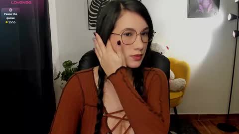 Snapshot of zoe_millerx chatting on October 20, 1:14 pm zoe_millerx online show from October 20, 1:14 pm