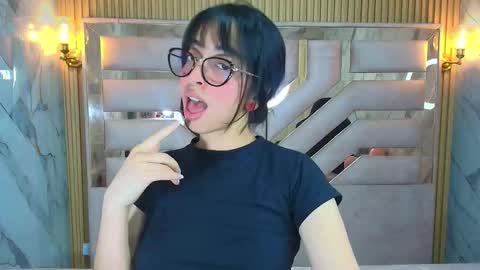 Zoe  online show from October 5, 4:17 am