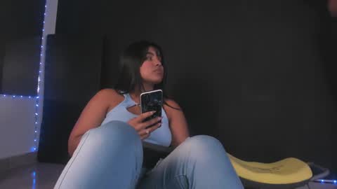 Snapshot of zoe_roux210949 chatting on December 14, 12:44 pm Zoe online show from December 14, 12:44 pm