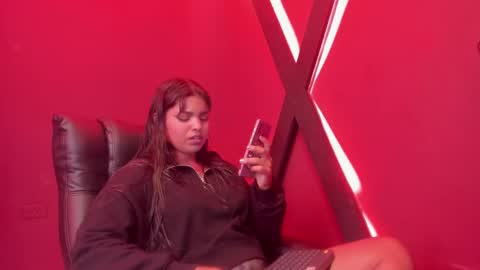 Snapshot of zoe_roux210949 chatting on February 23, 7:34 pm Zoe online show from February 23, 7:34 pm