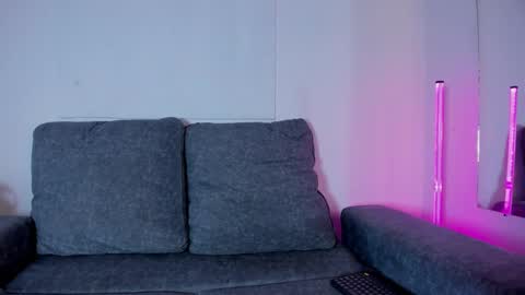 Snapshot of zoe_roux210949 chatting on February 17, 7:12 pm Zoe online show from February 17, 7:12 pm