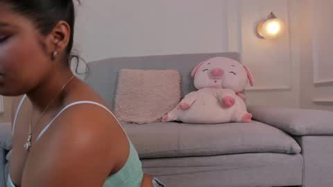 Snapshot of zoe_roux210949 chatting on December 22, 3:00 am Zoe online show from December 22, 3:00 am