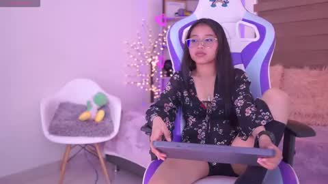 Snapshot of zoe_skyler chatting on September 10, 7:14 pm Zoe online show from September 10, 7:14 pm