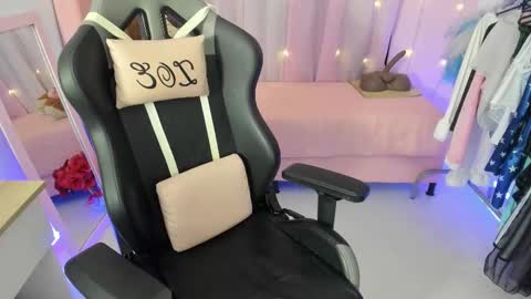 zoe_sullivan_ online show from February 25, 8:57 am