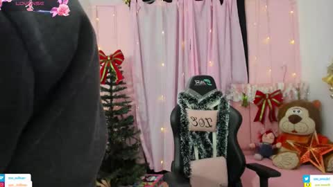 zoe_sullivan_ online show from November 22, 10:07 am