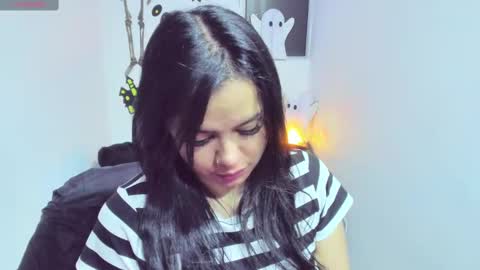 Snapshot of zoe_sweet22 chatting on October 6, 1:44 am new count online show from October 6, 1:44 am