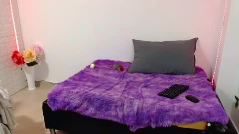 Snapshot of zoe_velvet chatting on February 27, 1:59 am Carolina online show from February 27, 1:59 am