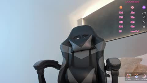 zoee_zi online show from November 20, 9:05 pm