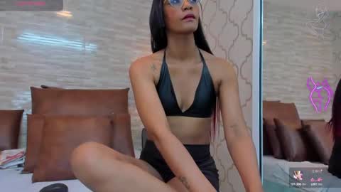 Snapshot of zoeesmitth chatting on December 9, 12:08 pm ZoeeSmitth online show from December 9, 12:08 pm