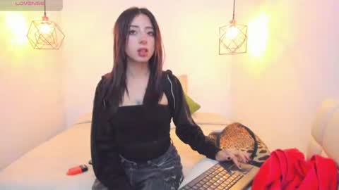Zoe online show from July 28, 1:32 pm
