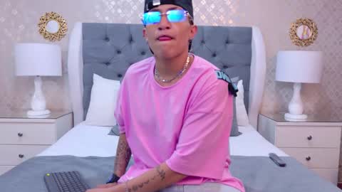 Zoe Krug online show from October 22, 7:52 pm