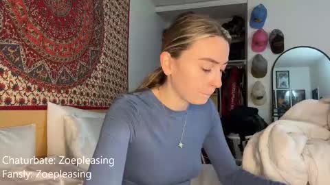 Snapshot of zoepleasing chatting on October 14, 1:30 am zoepleasing online show from October 14, 1:30 am