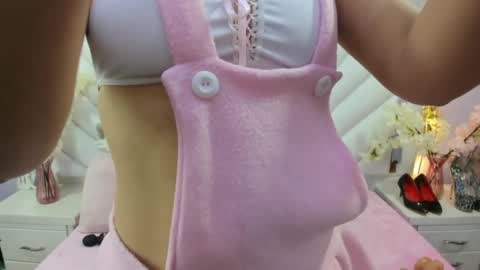 zoesmiitt online show from July 25, 3:24 am