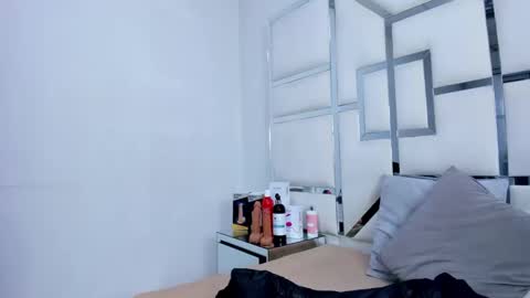 ZoeSwam online show from October 10, 11:37 am