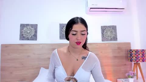 zoevelvet_ online show from June 11, 12:32 am