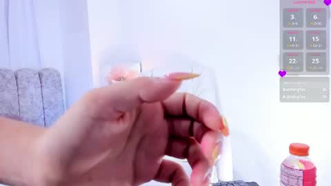 zoevelvet_ online show from July 27, 6:49 pm