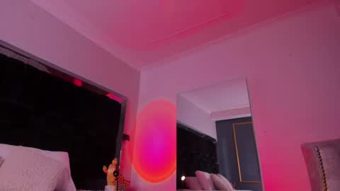 Snapshot of zoevidal_ chatting on January 18, 11:43 am zoevidal_ online show from January 18, 11:43 am
