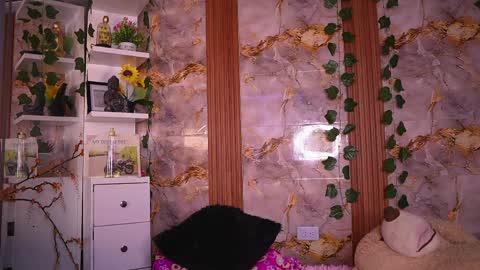 zoey fox  online show from April 8, 11:29 pm