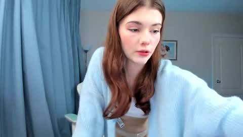 Snapshot of zoey_lane chatting on October 17, 3:10 am Zoey Lane online show from October 17, 3:10 am