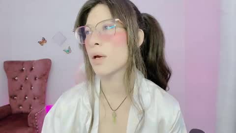 Snapshot of zooeybelair chatting on September 19, 4:55 am Alicie online show from September 19, 4:55 am