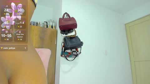 Snapshot of zule__williams chatting on March 1, 1:43 am zule online show from March 1, 1:43 am