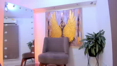 ZURY online show from May 28, 11:19 am