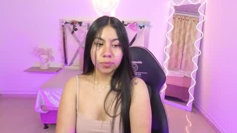 Snapshot of zury_tay chatting on September 15, 11:51 am ZURY online show from September 15, 11:51 am