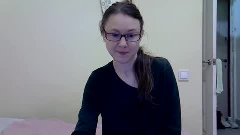 Snapshot of zyuhre chatting on February 9, 10:11 pm Zyuhre online show from February 9, 10:11 pm