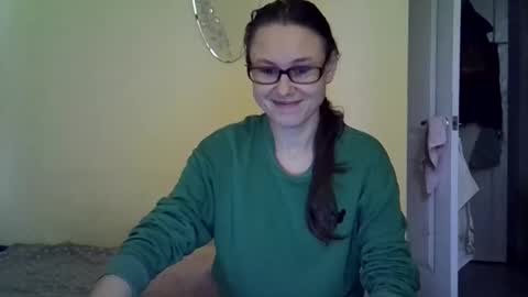Snapshot of zyuhre chatting on September 15, 10:45 am Zyuhre online show from September 15, 10:45 am