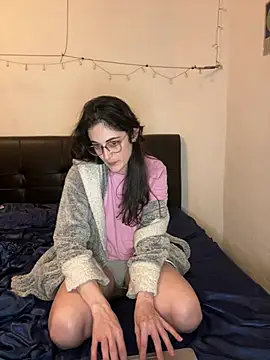 WhiteVenus online show from February 21, 9:26 pm