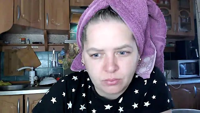 Snapshot of uliastar chatting on October 18, 5:32 am uliastar online show from October 18, 5:32 am