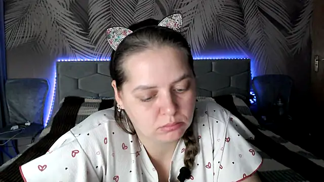 uliastar online show from November 13, 8:57 am