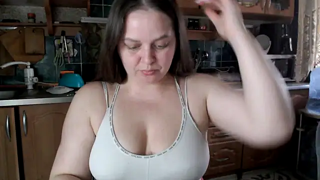 uliastar online show from April 1, 1:41 pm