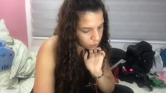 gatubelahot online show from September 25, 6:45 am