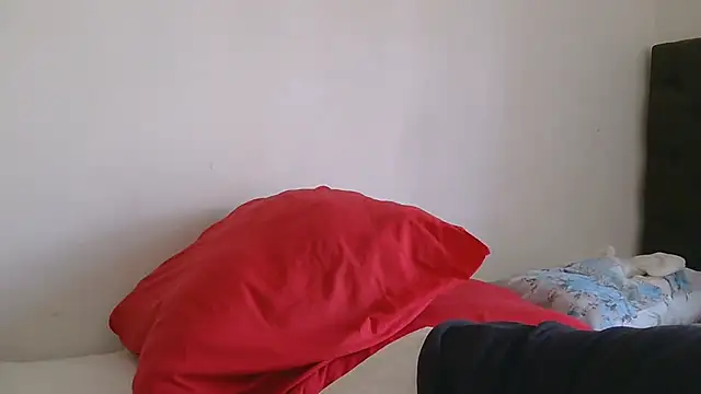 Snapshot of sluttylaura21 chatting on September 22, 1:09 pm sluttylaura21 online show from September 22, 1:09 pm