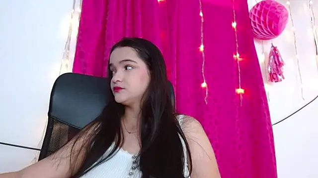 Snapshot of monica_little23 chatting on October 8, 12:09 pm monica little23 online show from October 8, 12:09 pm