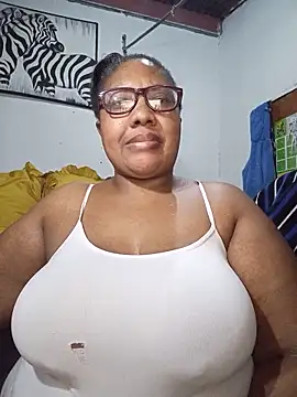 YELLOW BONE online show from June 15, 9:15 pm