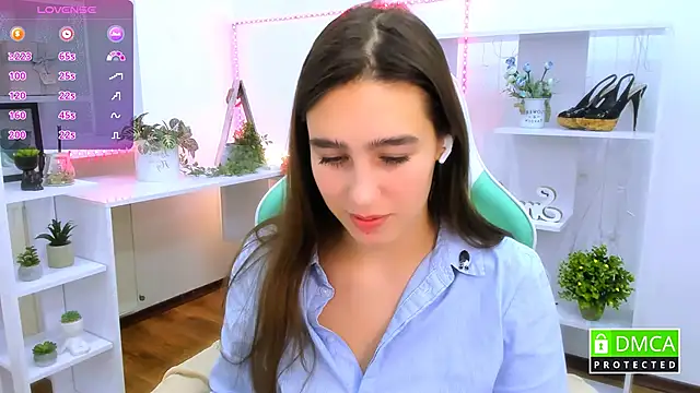  Eliizabeth  online show from February 1, 10:08 pm