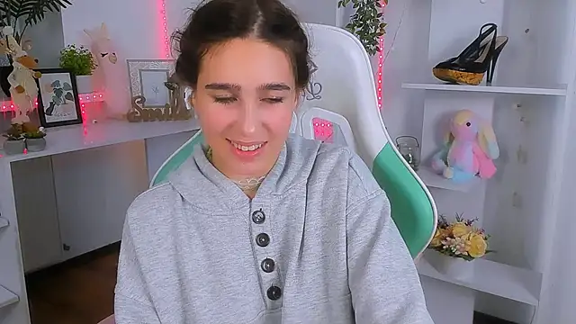  Eliizabeth  online show from October 13, 9:50 pm