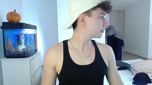 Snapshot of adrian_morelly chatting on October 28, 8:14 pm adrian morelly online show from October 28, 8:14 pm