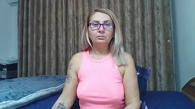 PussyEvely online show from December 4, 3:57 pm