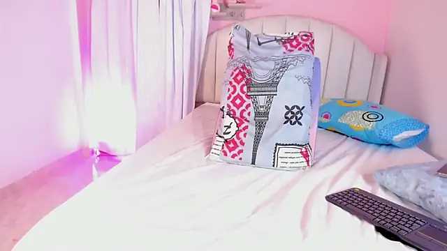 Emily restrepo online show from July 15, 5:34 am